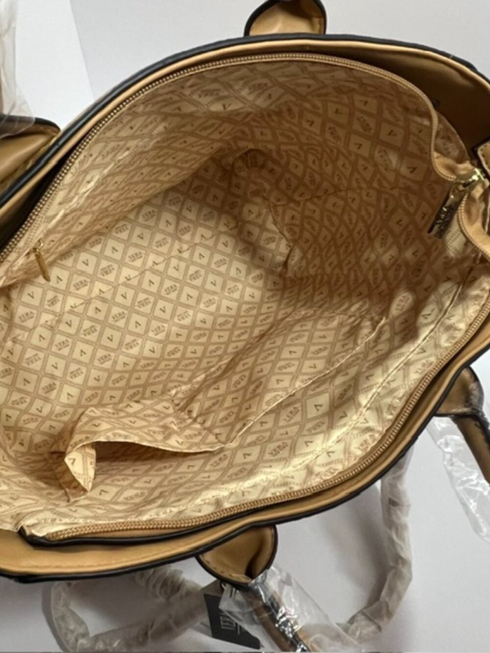 VERA NEW YORK ALICE WOVEN SATCHEL NWT LATTE - Picture 6 of 8